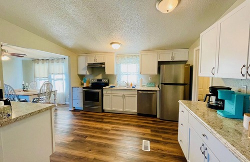 Mead Casa | "Beach Break" less than 10 minutes from Lake Texoma and Choctaw Casino