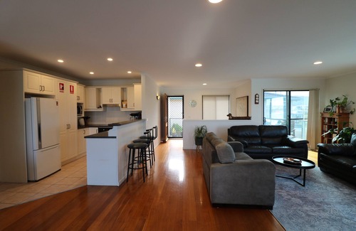 Merimbula Apartamento | Beach Break: Pet friendly fenced yard in town