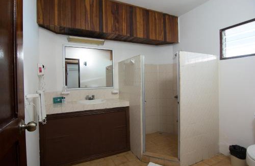 Jacó Hotel | Beach Break Resort & CR Surf Camp