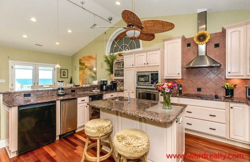 Topsail Beach Casa | Beach Break TB - Oceanfront! Linens Included!