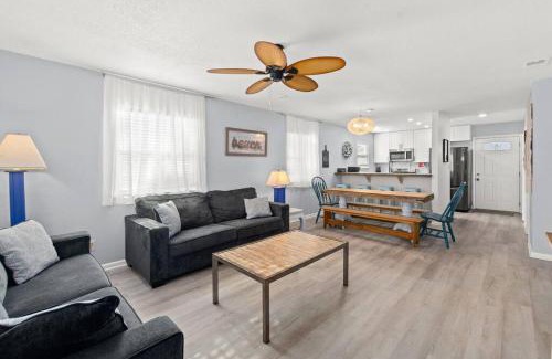 Silver Sands Casa | Beach Bum Club with Beach Gear included, 6 min walk to beach, BBQ, pet friendly