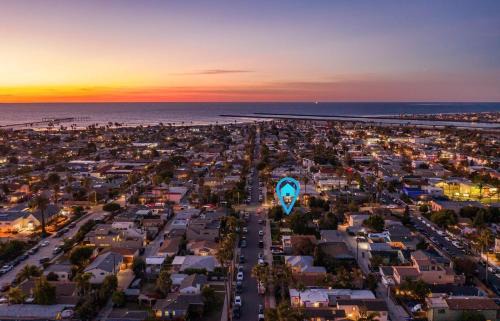 Ocean Beach Casa | Beach Bungalow Perfection - Private Patios, BBQ walk2beach & Pet Friendly!