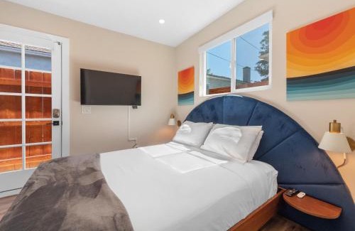 Ocean Beach Casa | Beach Bungalow Perfection - Private Patios, BBQ walk2beach & Pet Friendly!