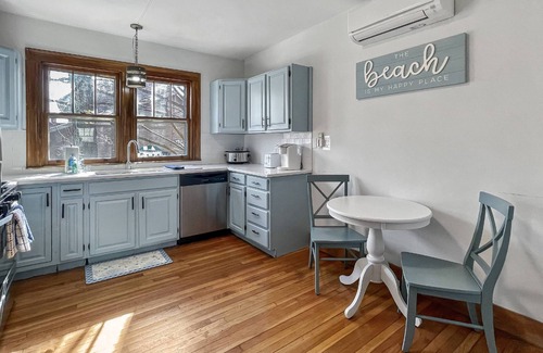 West Haven Casa | Beach Bungalow, walk to beach, private backyard