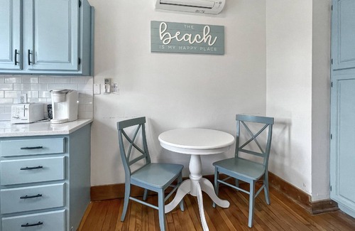 West Haven Casa | Beach Bungalow, walk to beach, private backyard