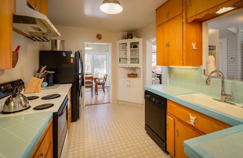 Morro Bay Casa | Beach Bungalow within blocks to the beach! Short or Long Term