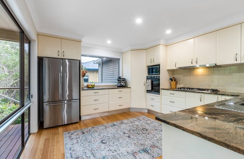 Dunbogan Casa | Beach, Bush and Birds