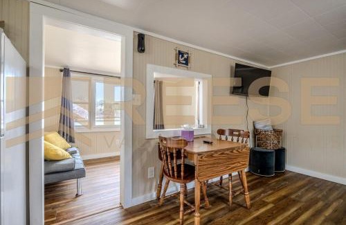 Lake Ozark Casa | Beach Cabin #2