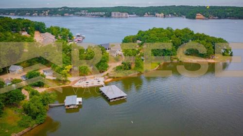 Lake Ozark Casa | Beach Cabin #5