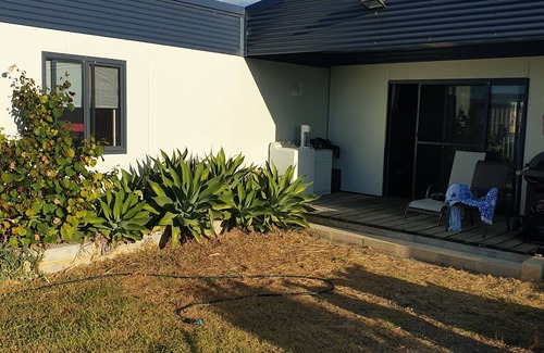 Cervantes Casa | Beach Camp - Plenty of lawn with a 5min walk to the beach !