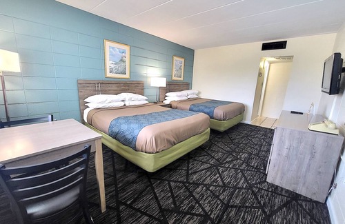 Northeast Virginia Beach Hotel | Beach Carousel Motel