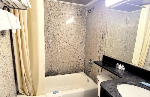 Northeast Virginia Beach Hotel | Beach Carousel Motel