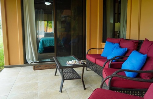 Pavones Casa | Beach Casita, Pilon de Pavones Steps away from perfect surf!