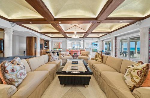 Four Mile Village Casa | Beach Castle home