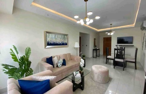 Santa Cruz Cabina | Beach Cave Conchal