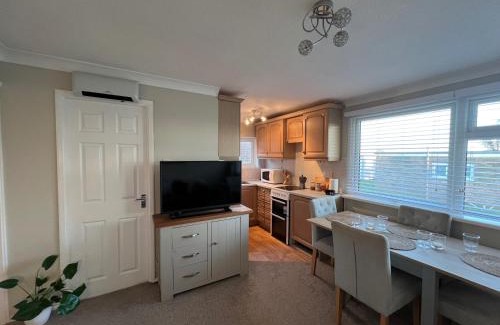 Great Yarmouth Chalet De Esquí | Beach Chalet - 2 Bedrooms - 4 Guests - Parking