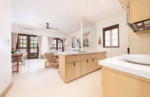 Las Catalinas Condominio | Beach Club Included: Central 2BR Oceanfront Condo in Las Catalinas - Plaza Mercado 12