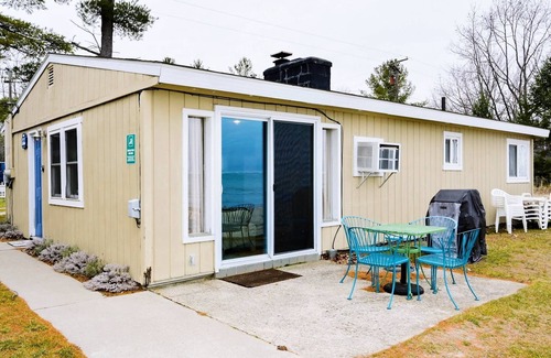 Oscoda Cabaña | Beach Club of Oscoda Cottages