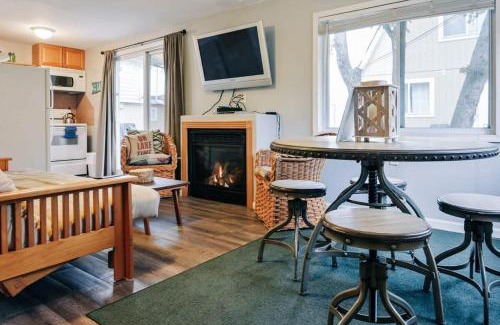 Oscoda Casa | Beach Club of Oscoda Garden Cottage on the Lake
