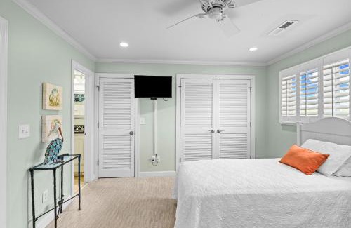Pelican Bay Apartamento | Beach Club Villa 38 - Oceanfront Gem! Walkout!