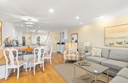 Pelican Bay Apartamento | Beach Club Villa 38 - Oceanfront Gem! Walkout!