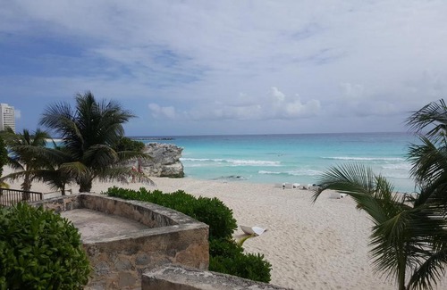 Punta Cancún Apartamento | Beach Condo. Heart of The Hotel Zone, Cancun