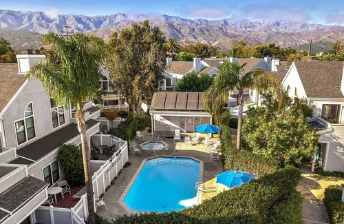 Carpinteria Casa | Beach Condo in Carpinteria with Swimming Pool