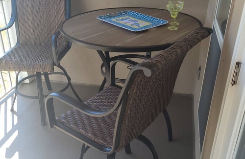Ono Island Condominio | Beach condo - King bed- pools,hot tub, big balcony w/ Gulf views! Owner mamaged