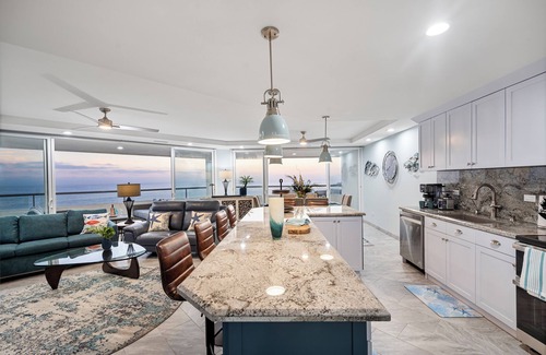 Rosarito Condominio | Enjoy the peace and tranquility of our Executive Style retreat on the Ocean.