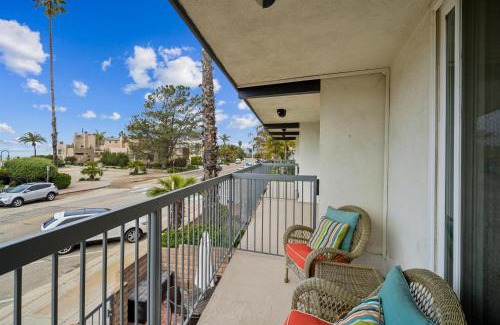 Carpinteria Apartamento | Beach Condo with Private Ocean View Balcony #237