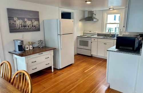 Green Harbor-Cedar Crest Cabaña | Beach Cottage in the Sand
