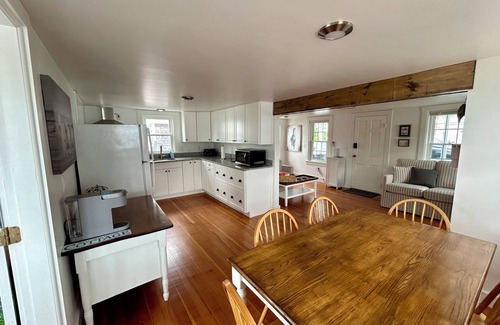 Green Harbor-Cedar Crest Cabaña | Beach Cottage in the Sand