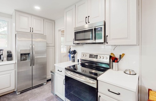 Edgewater Casa | Beach cottage with firepit, grill, outdoor areas, AC, & W/D