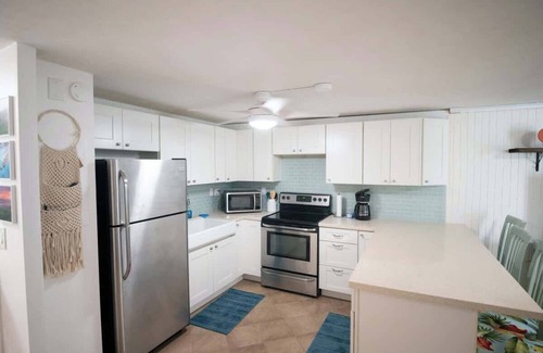 Punaluu Apartamento | Beach & Country Beachfront Studio