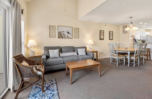 Bermuda Bay Casa | Beach Daze: Shared Pool with Lazy River | Dogs OK