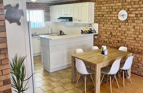 Silver Sands Casa | Beach Daze, Silver Sands Relax & enjoy...one street from beach