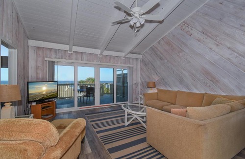 Sea Dunes Apartamento | Beach Daze Townhome at Sea Dunes Green Turtle B5 ~ Ocean View next to Pool