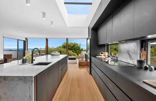 Ocean Grove Villa | Beach Dreams- Beach, Spa, Pool, Gym + Cinema
