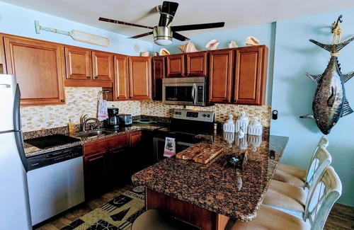 Garden City Condominio | Beach Dreams 2nd floor BEST VIEW Watch the waves roll in from the living room.