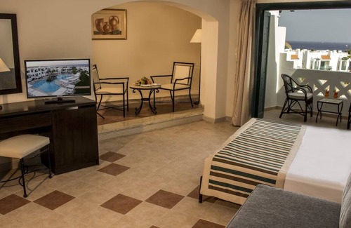 Sharm El Sheikh Hotel | Beach Escape in 3 Bright Rooms with Balcony and Near Gardens Bay Beach