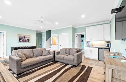 Ocean Isle Beach Casa | Beach Easy Private Heated Pool, Tiki Bar, Elevator