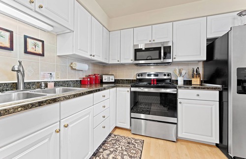 Northeast Virginia Beach Casa | Beach Escape - 2 minute walk to the Beach!