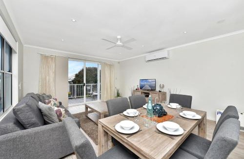 Caves Beach Villa | Beach Escape at Caves Beach Villas