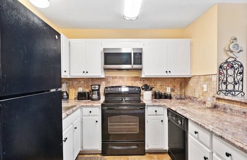 Bahama Beach Condominio | Condo, Pet-Friendly, Steps to Bch, Central Location