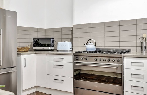 Glenelg Casa | Beach Family Retreat