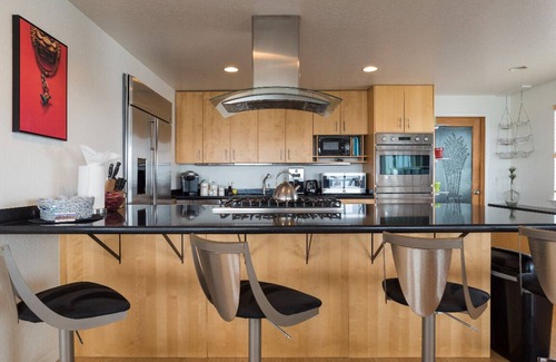 Sharp Park Apartamento | En primera línea de playa 3200SQ ENORME casa de lujo en el segundo piso, a solo 7 millas de San Francisco