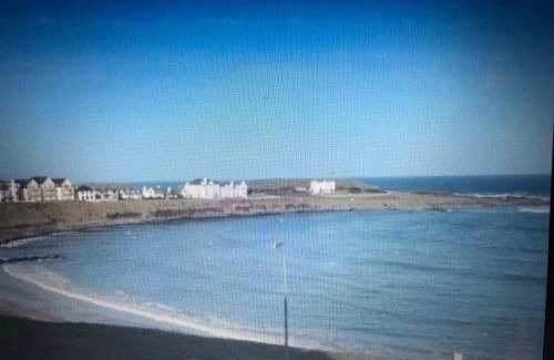 Bushmills Apartamento | Beach Front Apt Portballintrae , Bushmills close to Royal Portrush Golf Club