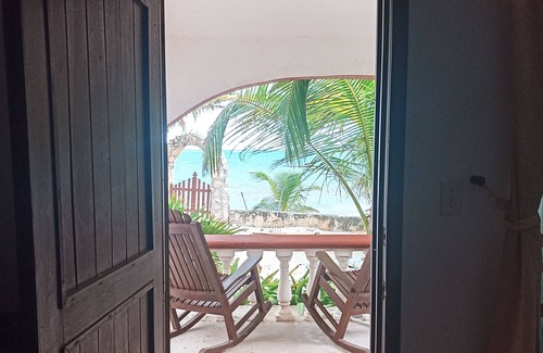 Mahahual Casa | Beach front Bugalow.