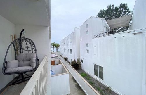 Crown Point Casa | Beach Front Bungalow At Pacific Beach