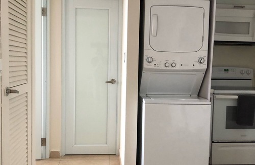 Isla Verde Apartamento | BEACH FRONT CONDO 1 BEDROOM APT IN ISLA VERDE.UPSCALE 5 STAR .NEW LISTING